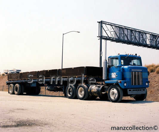 8X10 semi-truck photo '70's International DCO - Transportation Treasure