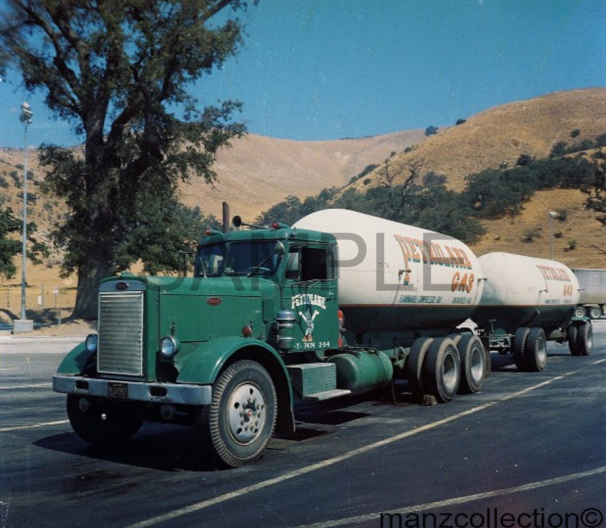 8X10 color semi-truck photo Peterbilt PETROLANE - Transportation Treasure