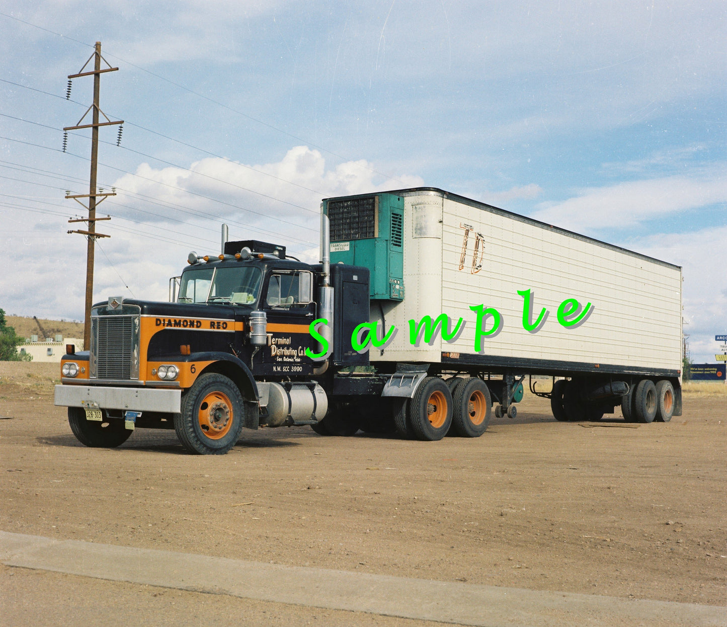 8 x 10 color semi-truck photo Diamond Reo TERMINAL DISTRIBUTING - Transportation Treasure