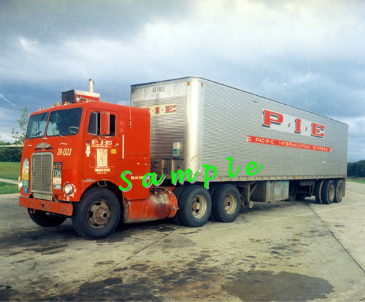8 x 10 color semi-truck photo White Freightliner P.I.E. - Transportation Treasure